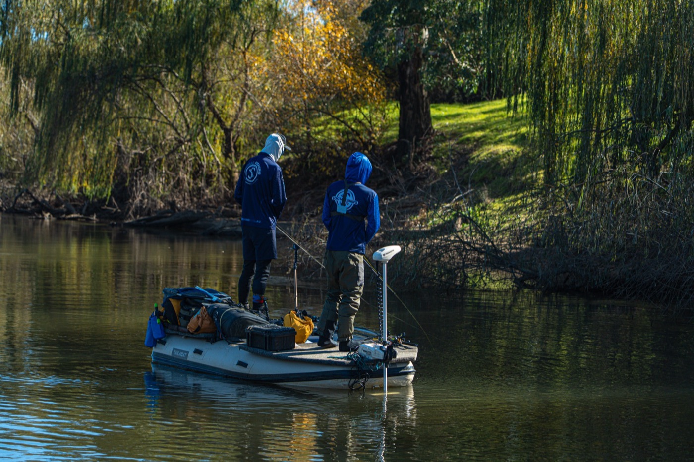 Social Fishing still 7