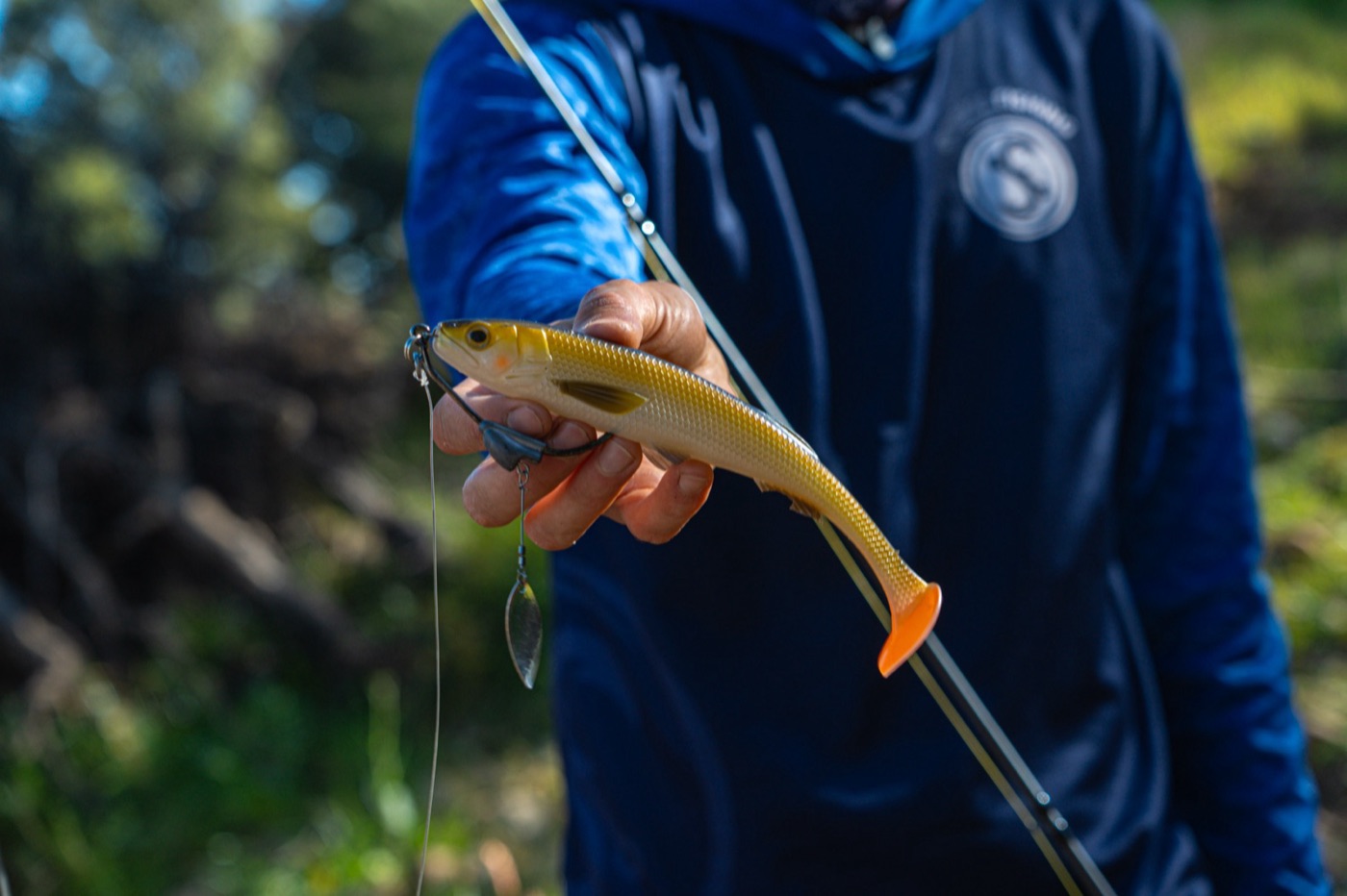 Social Fishing still 16
