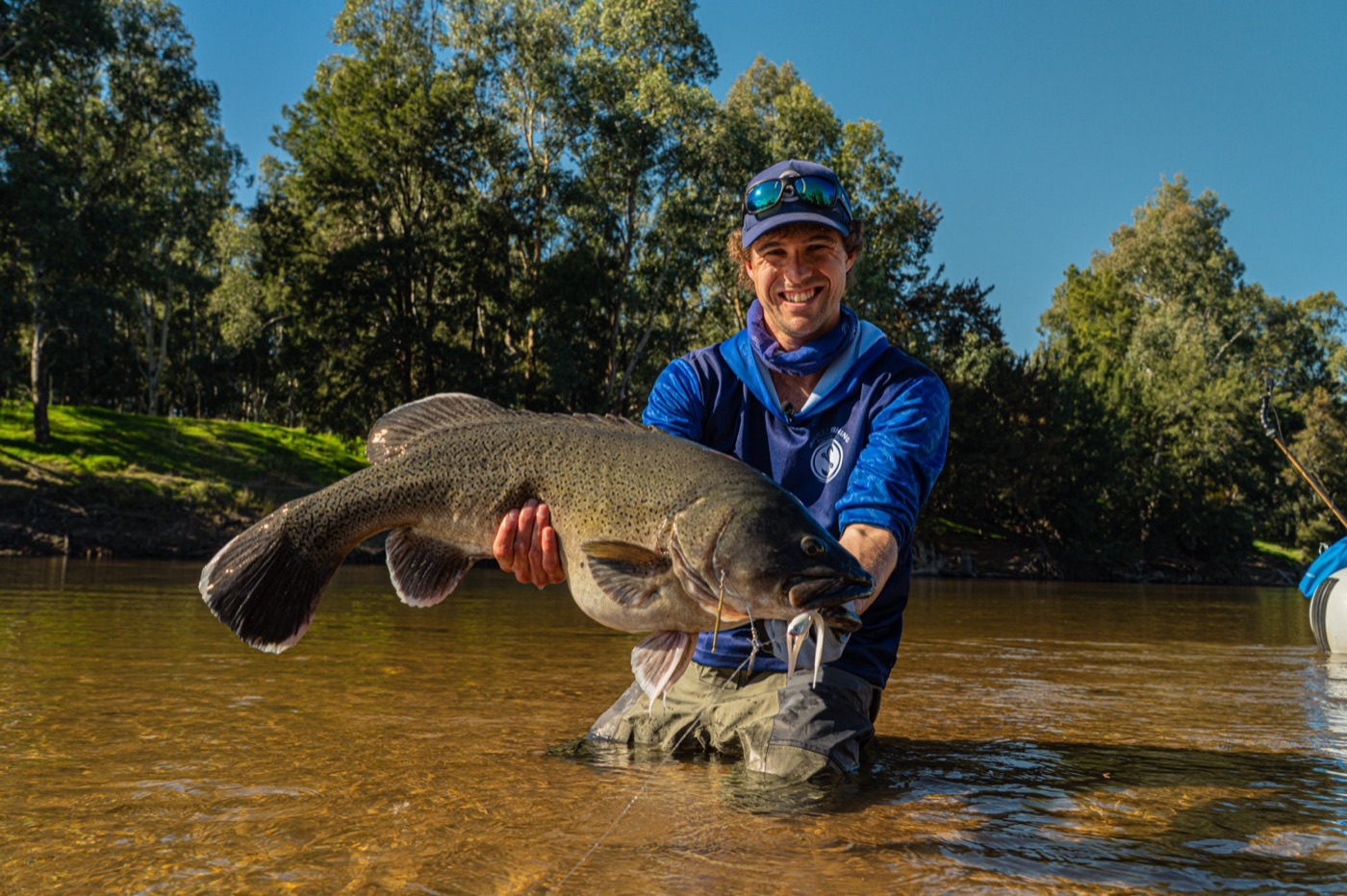 Social Fishing still 23