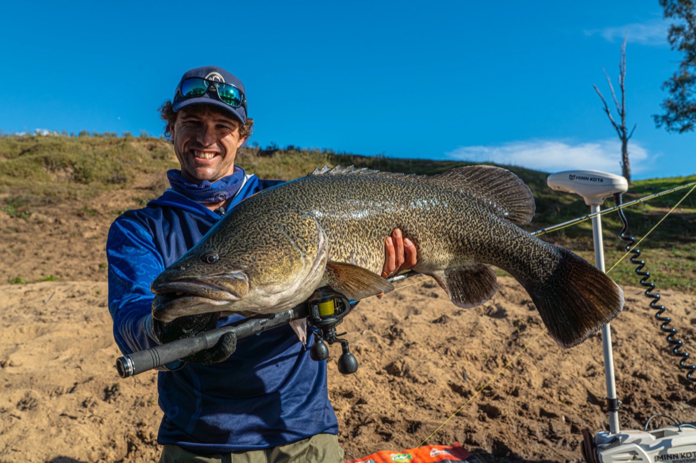 Social Fishing still 32